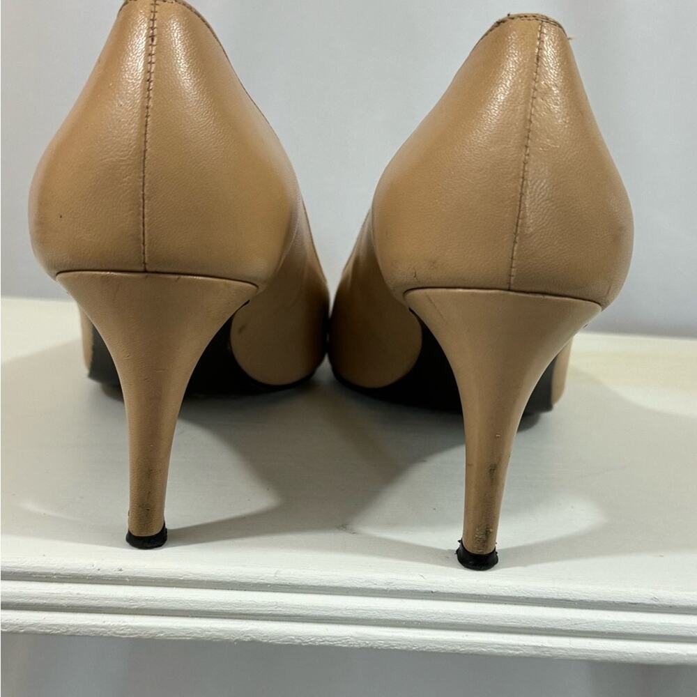 Stuart Weitzman Taupe/Tan Adobe Kid leather pumps - Picture 6 of 10